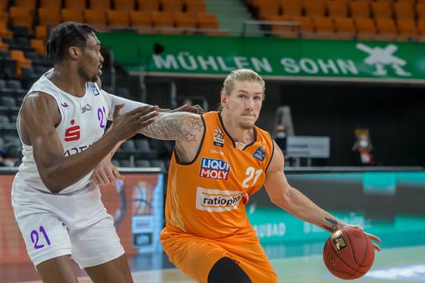 但他之后在 但他之后在